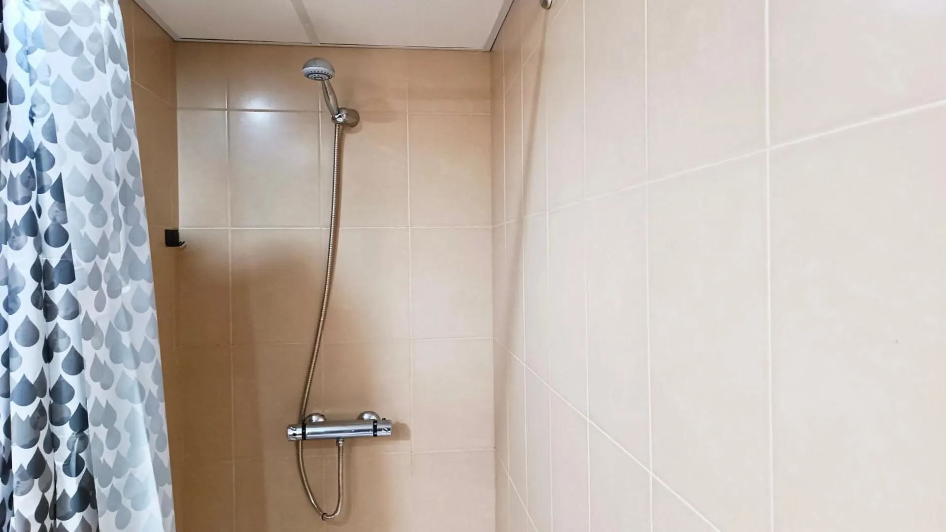 Apartment Jac - Wifi, 1 Dormitorio, Terraza, Centro A 150 Metros, Playa 850 Metros Torremolinos Spain